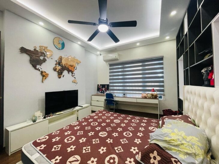 NHÀ ĐẸP TRẦN QUỐC HOÀN – NGÕ THÔNG ÔTÔ TRÁNH, GARA ÔTÔ – KINH DOANH – DÂN TRÍ CAO