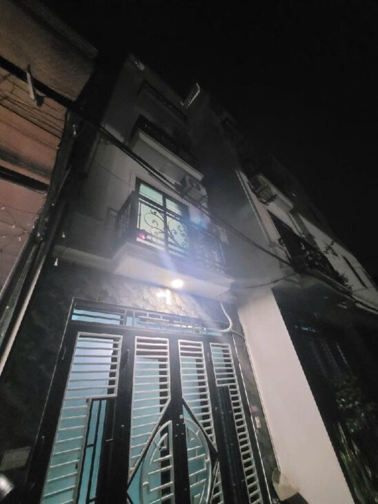 ‘BÁN NHÀ GẦN PHỐ LÊ TRỌNG TẤN, Ô TÔ ĐỖ CỬA 50m, 5 TẦNG, 35m, 5.2 tỷ