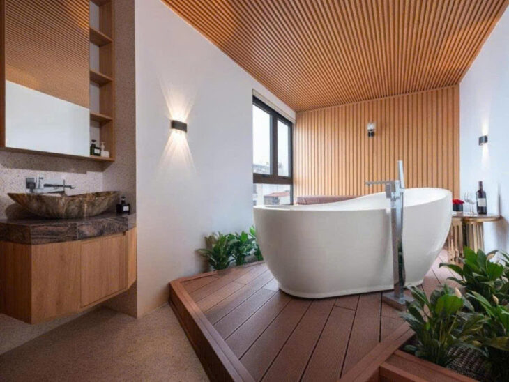 Bán tòa 10 tầng mặt phố Yên Hoa 256m2 kinh doanh 600 triệu/tháng view Hồ Tây