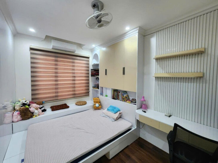 Hạ giá nhà phố Trần Quang Diệu 33m2, 5 tầng cực đẹp ô tô kinh doanh gần Hồ Hoàng Cầu