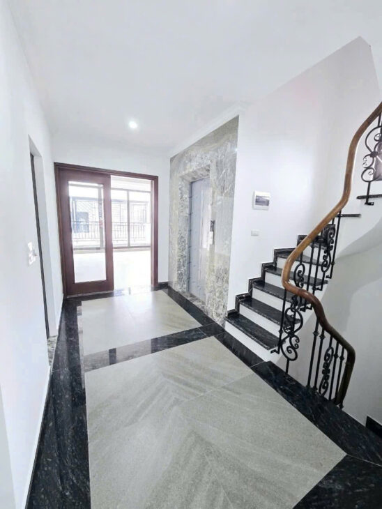 Phố Hoàng Ngân 63m2, 8T thang máy, MT4.7m mới đẹp long lanh ô tô kinh doanh ngon