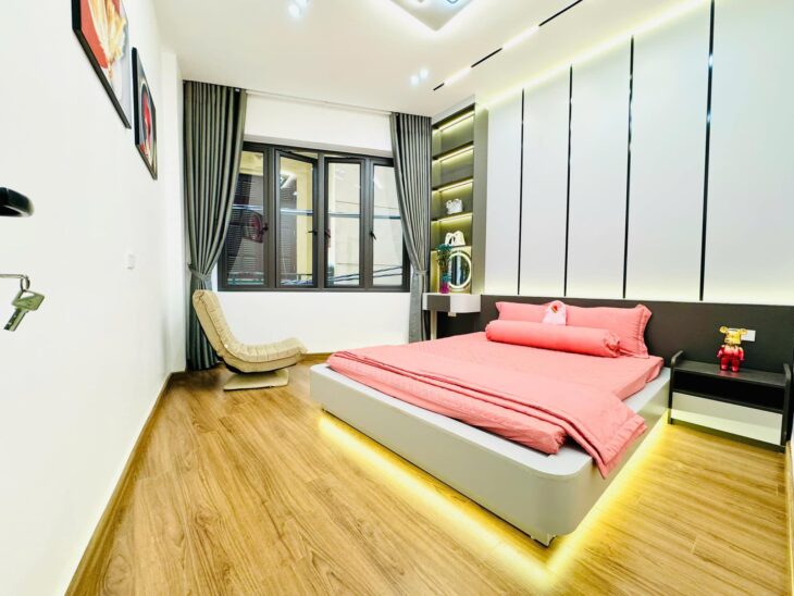 Hạ giá nhà phố Ngọc Khánh 36m2, 4 tầng cực đẹp quanh 8 tỷ tầm tiền hiếm quận Ba Đình