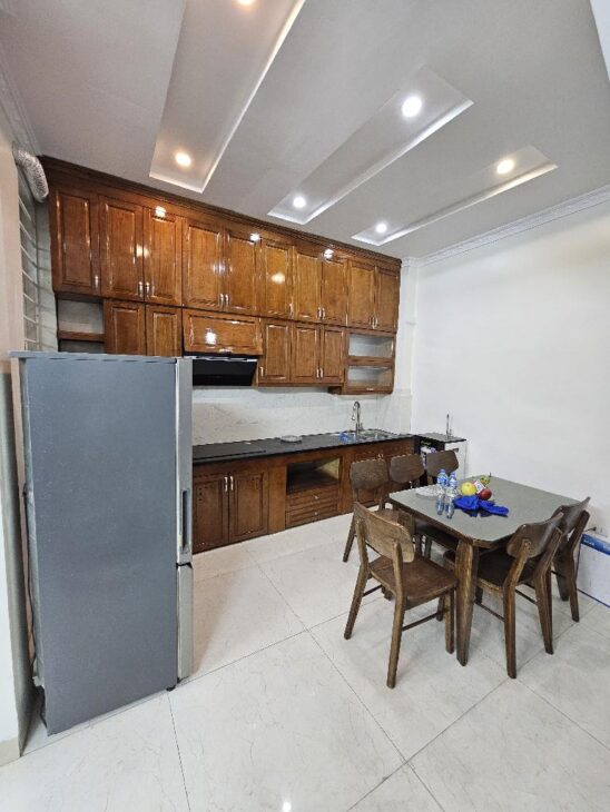 Bán nhà đẹp Ngọc Lâm – Full Nội Thất – oto đỗ cổng – nhỉnh 5 tỷ ( Thương Lượng)