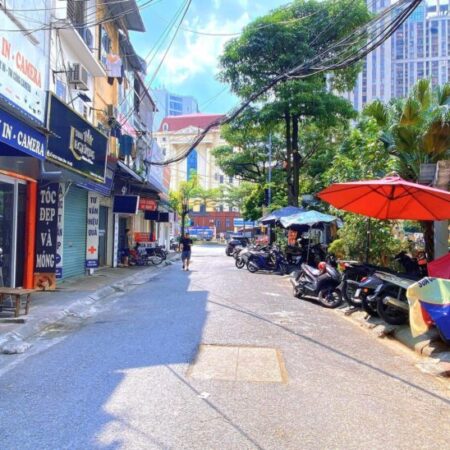 Nhà đẹp phố Trung Kính 36m2, 5 tầng vỉa hè ô tô 2 thoáng kinh doanh tặng full nội thất