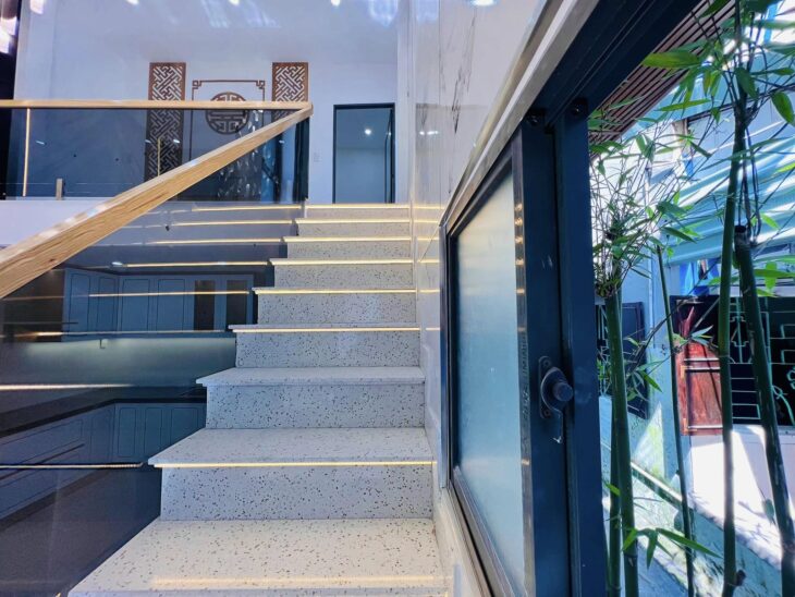 # Nhà 2 mặt thoáng gần Trần Cao Vân + Lê Độ 46m2 2 tầng đẹp ở ngay, 2.55 tỷ