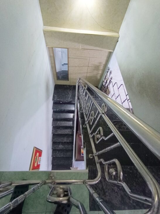 ♥ Nhà Kiệt 2.5m thông, Trần Cao Vân 75m2, 2 tầng móng 3 tầng, Sân rộng