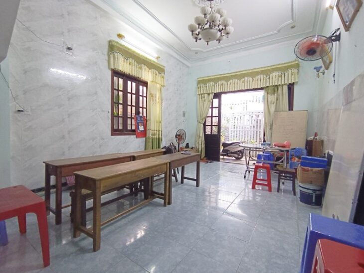 ♥ Nhà Kiệt 2.5m thông, Trần Cao Vân 75m2, 2 tầng móng 3 tầng, Sân rộng