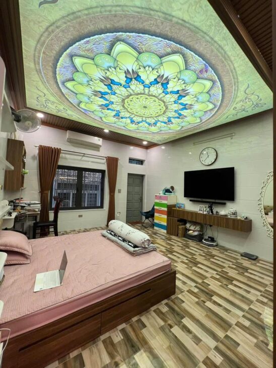 Nhà đẹp phố Nguyễn Lương Bằng 40m2, 4T, MT4.3m chỉ 10m ra vườn Hoa an sinh đỉnh