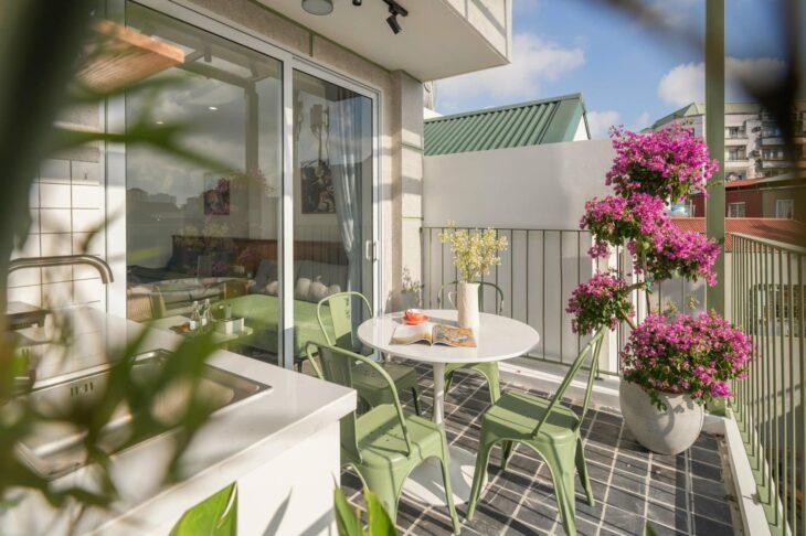 Bán tòa căn hộ phố Lê Thanh Nghị 76m2, 7T, MT6.7m doanh thu khủng 300 tr/tháng