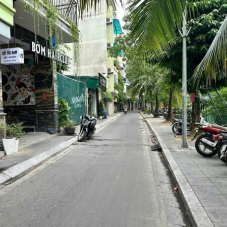 Bán nhà mặt phố Yên Hoa 101m2, 8 nổi 1 hầm view Hồ Tây tận hưởng không gian sống