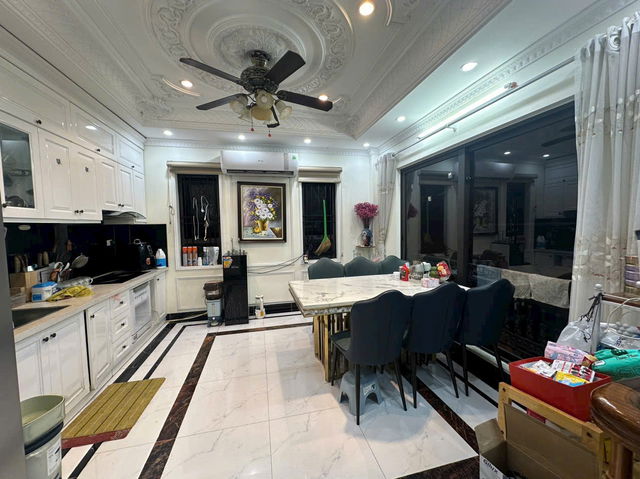 NHÀ MỚI SÀI ĐỒNG- LONG BIÊN ,47M2,5 TẦNG,MT 11M, 9.6 TỶ.