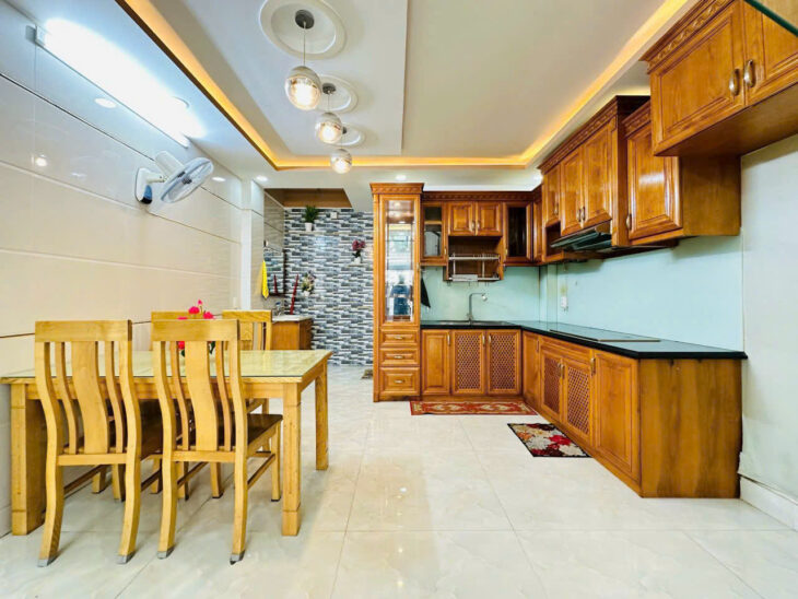 NHÀ BÁN VỊ TRÍ KẾ MẶT TIỀN THỐNG NHẤT – P.11 – XEM NGÀY NGAY GỌI E 03332 9 5552 THÚY