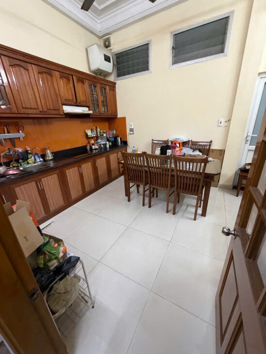 B.ÁN N.HÀ ĐƯỜNG TRẦN ĐẠI NGHĨA – PHÂN LÔ HAI BÀ TRƯNG – Ô TÔ DỪNG ĐỖ VÀO NHÀ – CÓ Ô CHỜ THANG MÁY