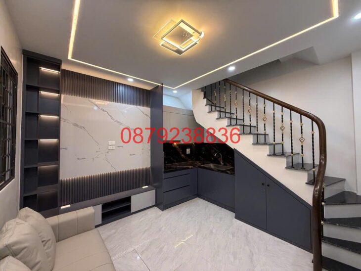 Bán Nhà TÂY SƠN, 25m2, 4 Tầng, Ô Tô Đỗ Cửa, Gần Hồ, Gần Công Viên, Giá Nhỉnh 5 Tỷ