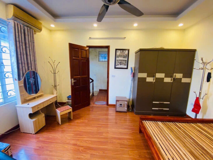 Bán nhà Hào Nam Đống Đa, Nhà Dân Xây, Vị Trí Đẹp, 37mx5T, Giá: 7,48 Tỷ, Lh: 0396935190.