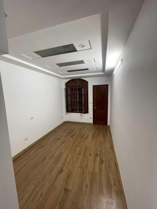 Kịch độc, bán nhà Phố Văn Cao, Ba Đình, 53m2, 4 tầng, giá chào 11 tỷ ( có thương lượng)