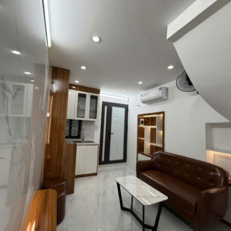 Cần bán nhà 3 tầng Khâm Thiên, 22m2, 3 ngủ, 2 vệ sinh, 3.2 tỷ – vị trí đẹp, ngõ nông, sổ đỏ CC