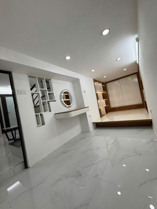 Cần bán nhà 3 tầng Khâm Thiên, 22m2, 3 ngủ, 2 vệ sinh, 3.2 tỷ – vị trí đẹp, ngõ nông, sổ đỏ CC