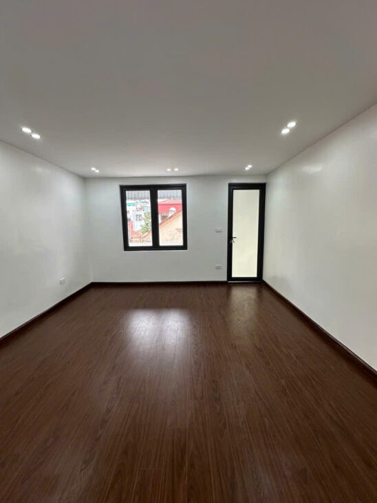 Siêu hời! Bán nhà Cự Lộc, Láng, Ngã Tư Sở, 32m2, nhỉnh 7 tỷ, đẹp lung linh, ở ngay, vị trí đắc địa