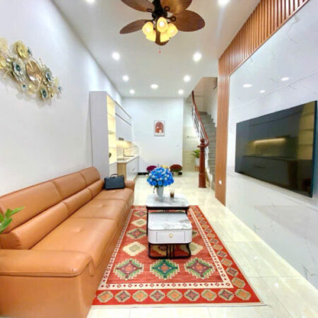 Bán Nhà Thái Thịnh, 29m², Gần Phố, Ngõ Thẳng Thông, Nhà Mới Ở Ngay, 6.48 Tỷ
