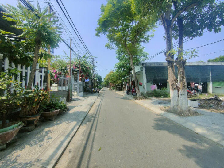 Nhà Chưa qua đầu tư, Diện Tích 196 m2 ngang 7m Giá chỉ 2,x tỷ