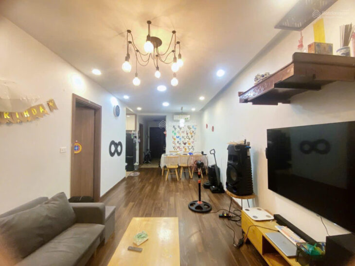 Chính chủ cần bán gấp trước tết căn hộ 93m2, 3 ngủ, 2 wc, đầy đủ nội thất, chung cư 90 Nguyễn Tuân