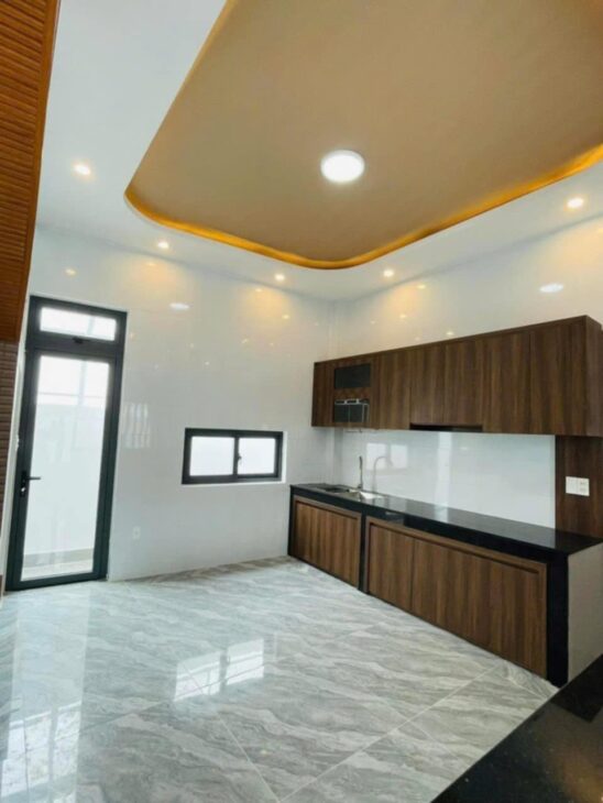 Nhà mới đẹp vào ở ngay, 4PN, Cách Hẻm Oto 5m, Yên Thế, Tân Bình, 72m2, 3 tầng, 5,2 Tỷ Tl