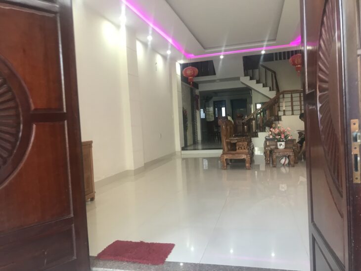 Bán gấp nhà MT Vũ Hữu, Hải Châu, 90m2, 3 tầng, Đường 7m5, Giá chỉ 8.9 tỷ TLCC.