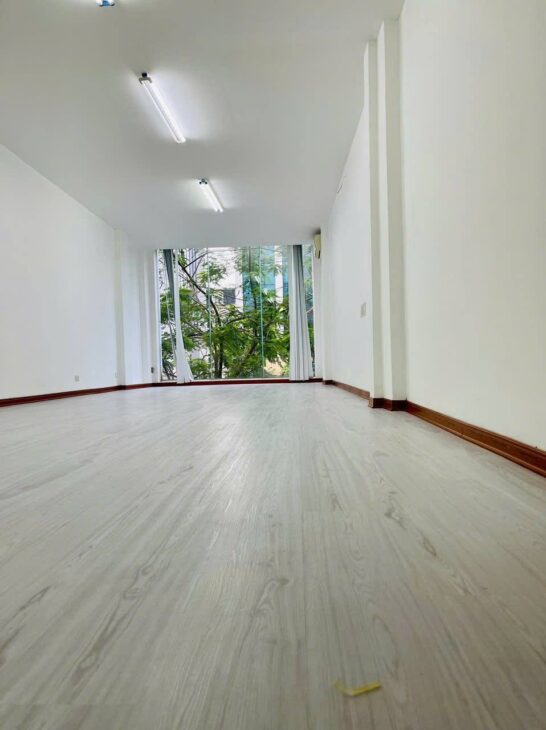 GIẢNG VÕ – ĐỐNG ĐA KINH DOANH ĐA DẠNG – Ô TÔ TRÁNH- VỈA HÈ ĐÁ BÓNG – HƠN 28 TỶ