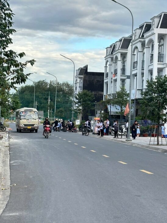 Đất Phú Chánh Thành Phố TÂN UYÊN Kẹt tiền bán đất trả nợ, Giá ra đi của em nó là 1 tỷ 450 triệu