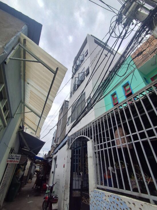 Căn hộ dịch vụ 5 tầng, Ngay trường Đại học Marketing, Thu nhập 1 tỷ/Năm, 84m2, Đường Tân