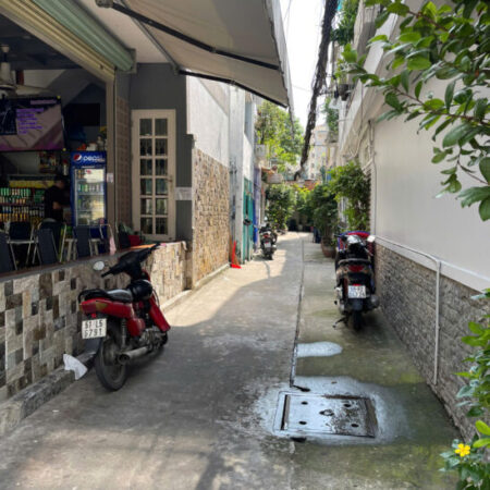 Nhà XVNT, Quận Bình Thạnh, nở hậu nhẹ, ngang 4.2m, giá chỉ 4,2 tỷ.