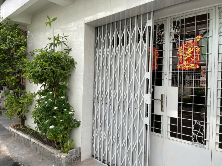 Nhà XVNT, Quận Bình Thạnh, nở hậu nhẹ, ngang 4.2m, giá chỉ 4,2 tỷ.