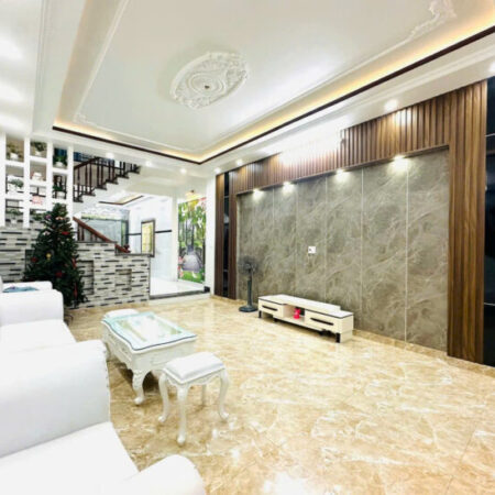Nhà phân lô Văn Cao, DT 72m 4 tầng, đường12m, Giá tốt chỉ 5.45 tỉ