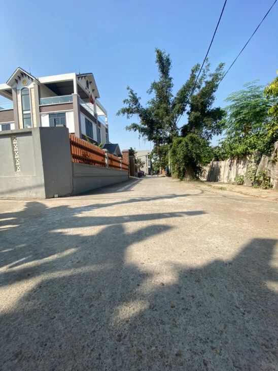 100m đất bìa làng Kính Nỗ, Uy Nỗ, Đông Anh. Mặt tiền 5,38m. Giá 7,8 tỷ có Thương Lượng.