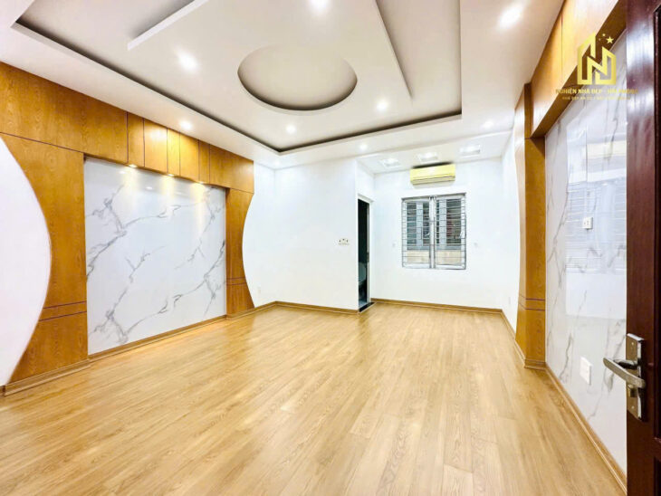 Nhà phân lô 193 Văn Cao – Tô Vũ, 90m 4 tầng, vị trí cực thoáng, Giá 6.95 tỉ