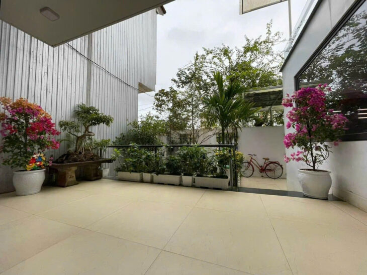 Bán nhanh biệt thự siêu đẹp Phạm Văn Đồng , Phú Thượng được gia chủ xây kiên cố