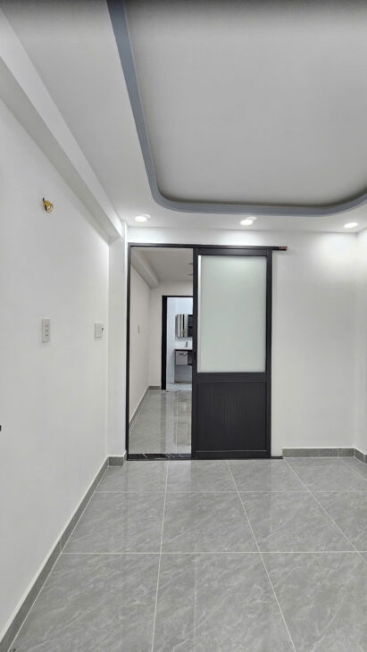 Sát mặt tiền đường xe hơi Có 10 m Đường trước nhà 3 m DIỆN TÍCH SỬ DỤNG 65M2 3 TẤM HƠN 2 TỶ