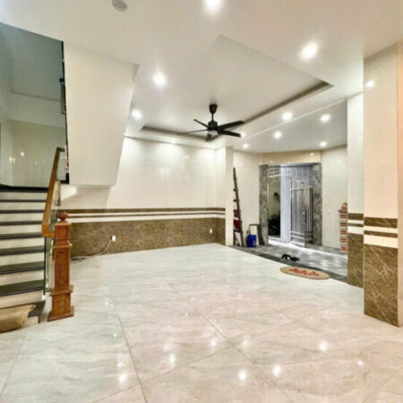 Bán nhà ngõ 369 Văn Cao, 69m 4 tầng, độc lập, sân cổng riêng, Giá 2.89 tỉ, cực nông