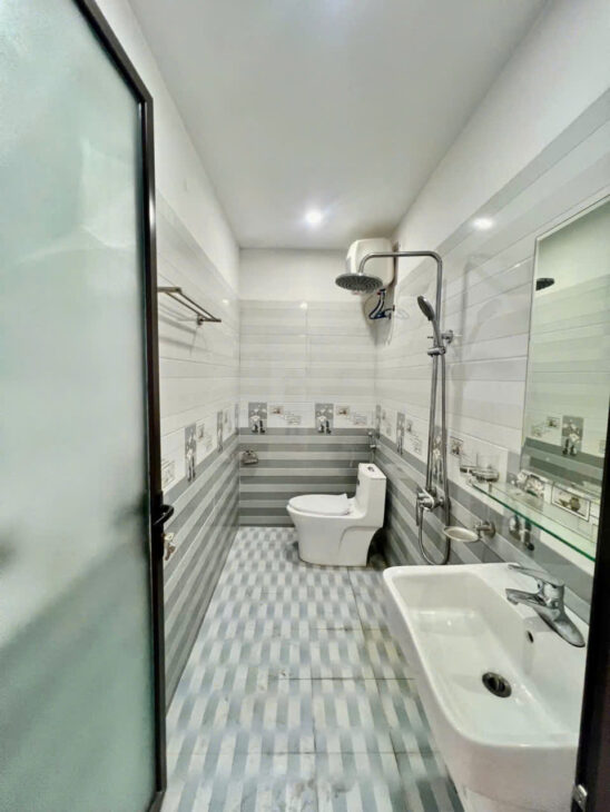 Nhà ngõ 185 Trại Lẻ, Diện tích 42m 3 tầng độc lập, hướng Tây Bắc, Giá 2.48 tỉ