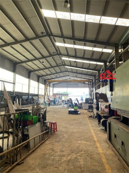 X140 Nhà Xưởng đang sản xuất cơ khí, giao thông thuận lợi kết nối gần nhiều KCN
