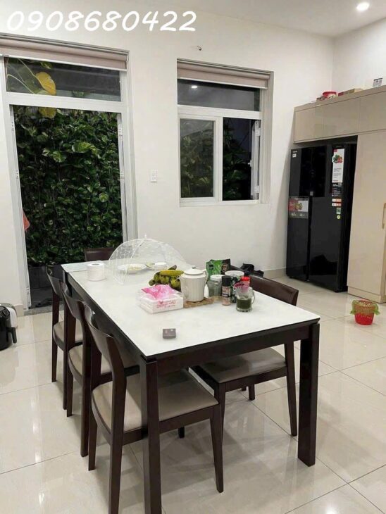 Bán nhà mặt phố Q.9, 100m², 3 tầng, 5PN, 12.5 tỷ, sổ hồng