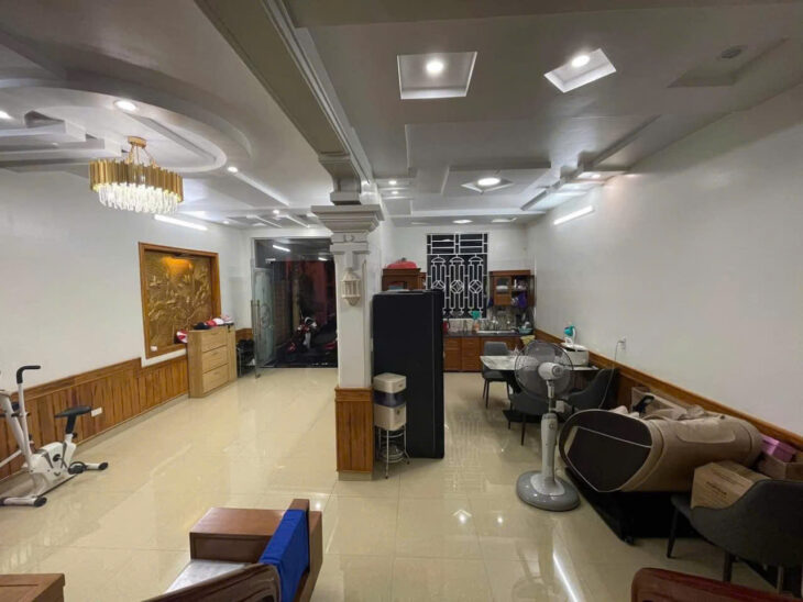 Bán nhà Thiên Lôi, 62m 3 tầng, ô.tô đỗ cửa, vị trí cực nông, Giá 4.2 tỉ gần AEON