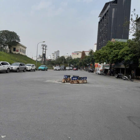 Bán nhà mặt phố Ngọc Thuỵ 45m2 mặt tiền 8,5m – Kinh Doanh, Conterner tránh- 9 tỷ ( Thương Lượng)