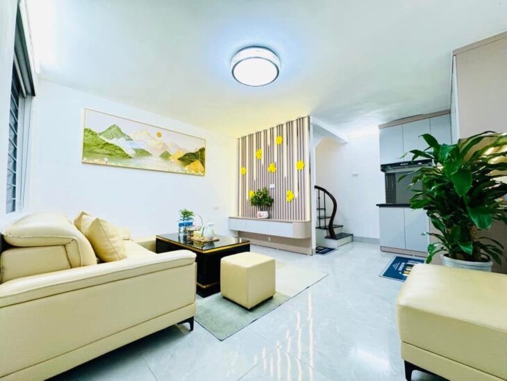 Bán nhà siêu đẹp – giá rẻ 28m2 * 5 tầng – mặt tiền 4.2 mét Hồ Ba Mẫu – quận Đống Đa