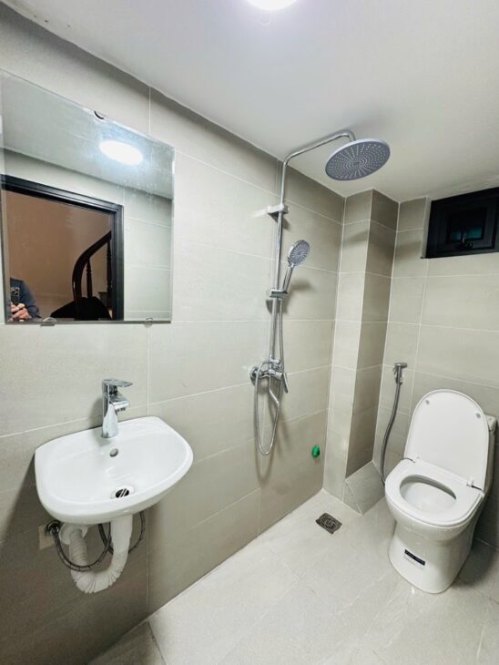 Bán nhà ĐẸP ngõ Văn Hương – phường Hàng Bột – quận Đống Đa 26m2 x 5 Tầng Giá 4 Tỷ 95
