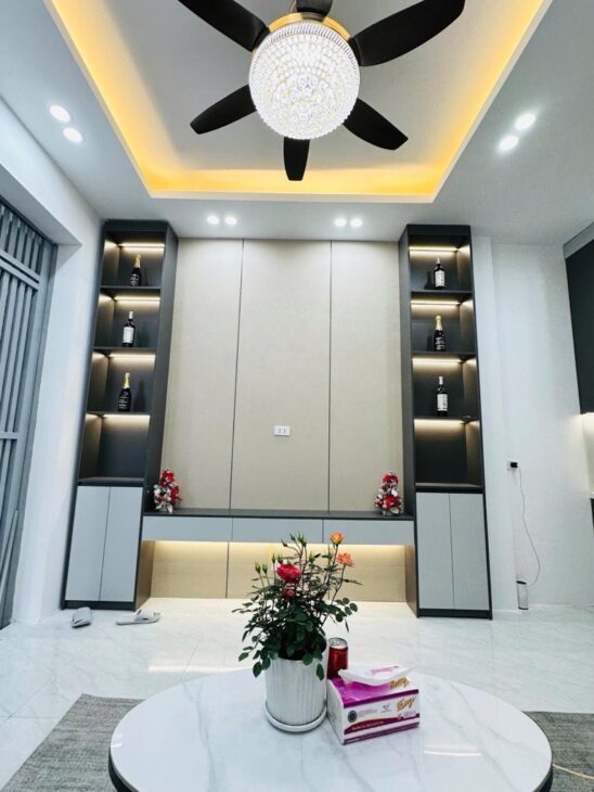 Bán nhà ĐẸP ngõ Văn Hương – phường Hàng Bột – quận Đống Đa 26m2 x 5 Tầng Giá 4 Tỷ 95