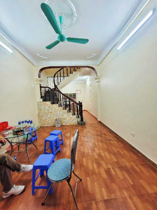 HÀNG TUYỂN LONG BIÊN – DÂN XÂY – Ô TÔ ĐỖ CỬA – CÁCH Ô TÔ TRÁNH CHỈ 10M – KHU VIP LONG BIÊN – GẦN