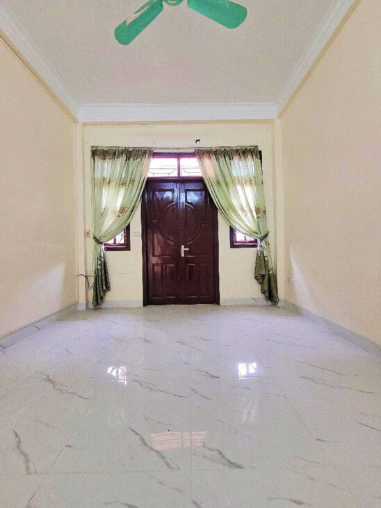 HÀNG TUYỂN LONG BIÊN – DÂN XÂY – Ô TÔ ĐỖ CỬA – CÁCH Ô TÔ TRÁNH CHỈ 10M – KHU VIP LONG BIÊN – GẦN