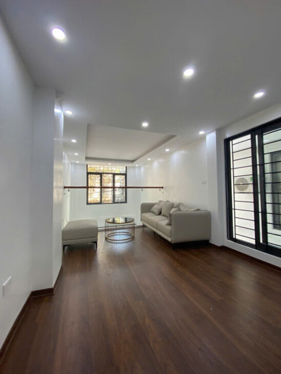 Bán Nhà Đầy Đủ Nội Thất Tại Ngọc Lâm, 35m3, 6 tầng thang máy Long Biên 0902318197